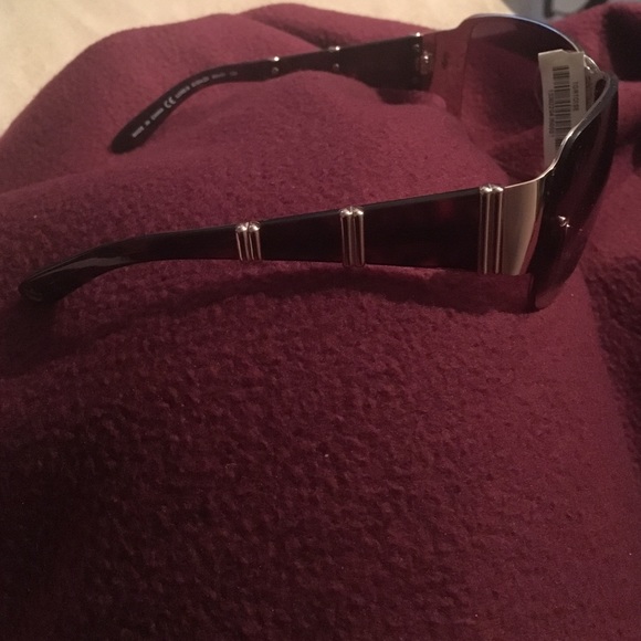 New with tags Juicy Couture Luxe sunglasses