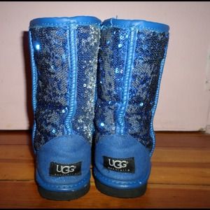 Blue sparkly uggs