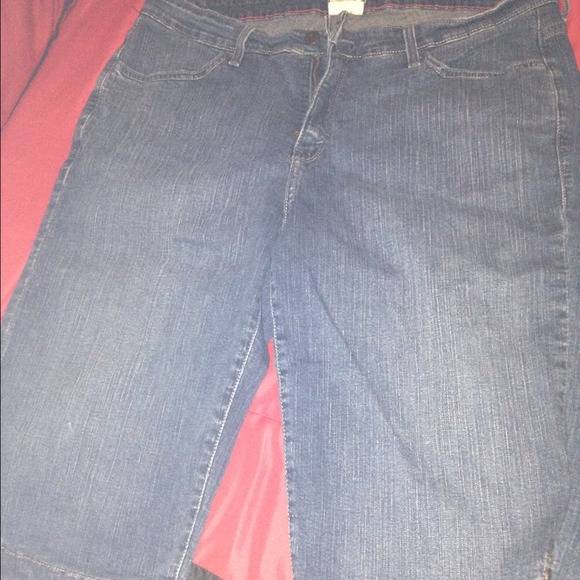 Levi's capris