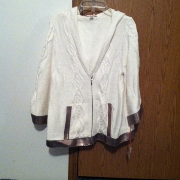 White and brown metallic hooded 3/4 sleeve