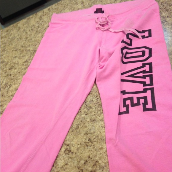 Pants - Pink LOVE capris.💖💖💖