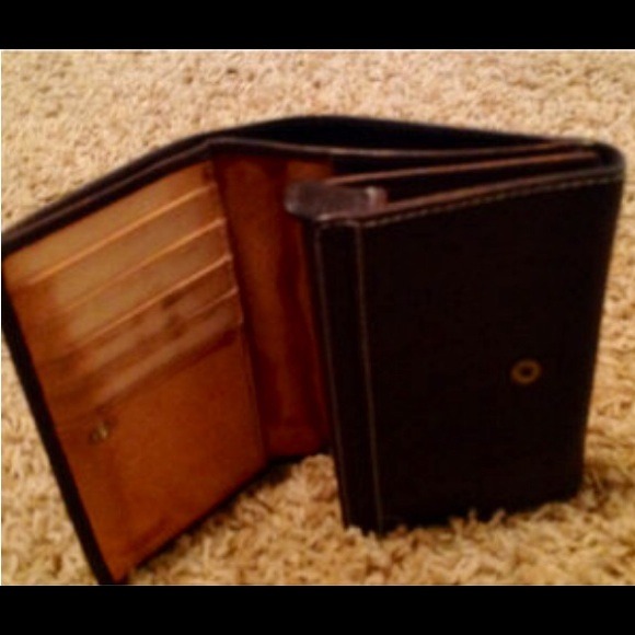 Authentic COACH wallet - Picture 3 of 3