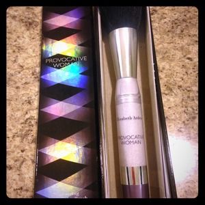 Elizabeth Arden shimmer brush✨✨✨