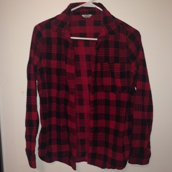 Grunge red/black flannel