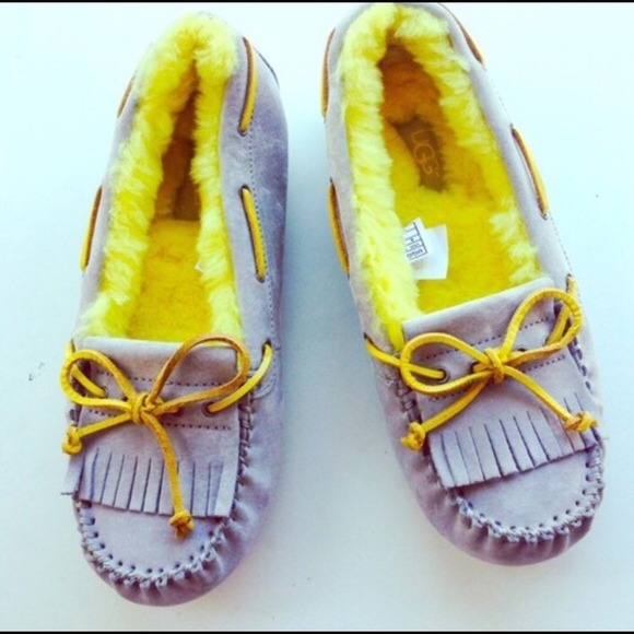 UGG Shoes - Ugg mandie moccasins Sz 7 new without box