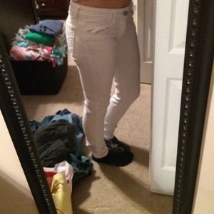 White Amercian Eagle jeans