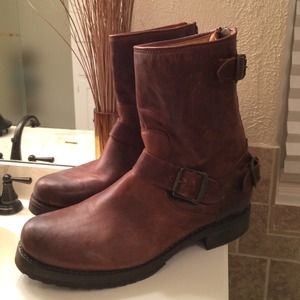 Frye motorcycle boots. Brown and awesome.