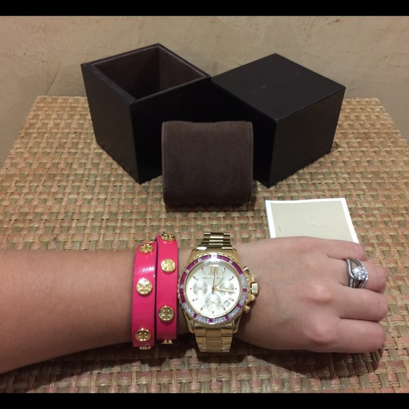 Michael Kors Everest Gold Pink Glitz Watch🌸 - Picture 2 of 4