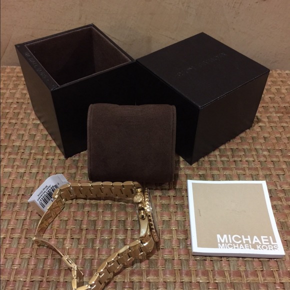 Michael Kors Everest Gold Pink Glitz Watch🌸 - Picture 3 of 4