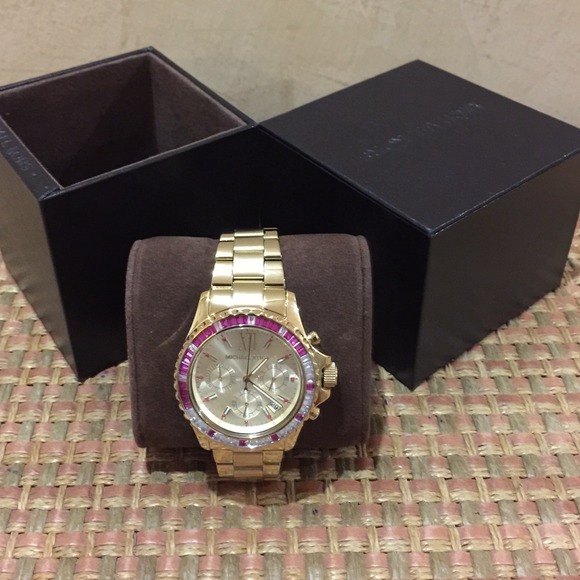 Michael Kors Everest Gold Pink Glitz Watch🌸 - Picture 4 of 4
