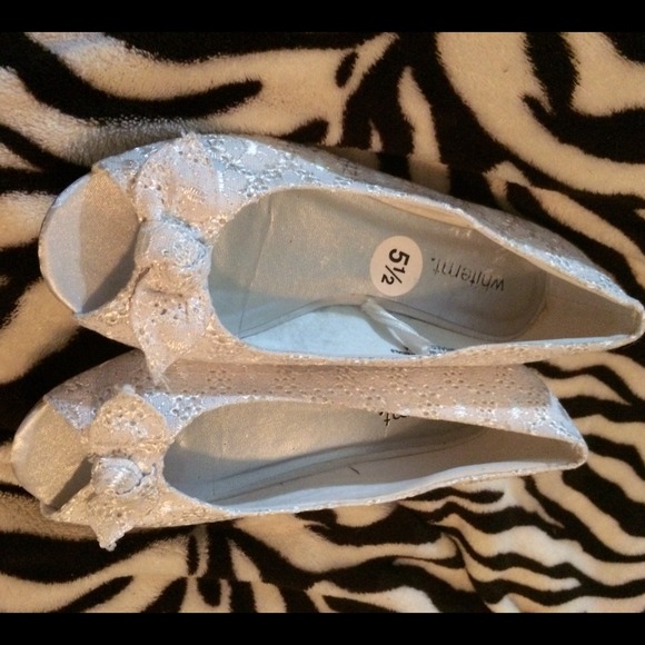 NWOT Peep Toe Flats - Picture 2 of 4