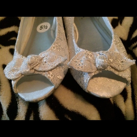 NWOT Peep Toe Flats - Picture 4 of 4