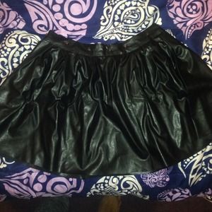 LEATHER SKIRT