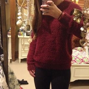 Fuzzy wuzzy maroon sweater