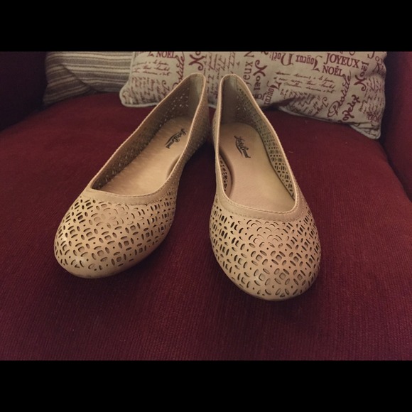 Lucky Brand Eastly flats size 9.5 NIB
