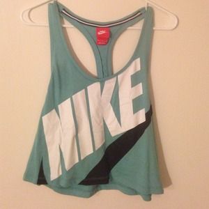 Join the sporty trend with this semi-crop top!