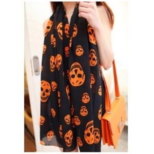 Skull scarf 💀❤️