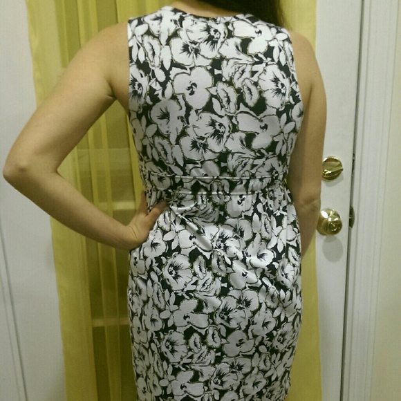 🚫Keeping for now🚫 LOFT floral summer dress - Picture 2 of 2