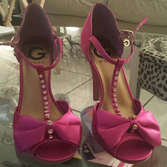 G by guess sandals NWOT - Picture 2 of 4