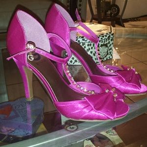 G by guess sandals NWOT