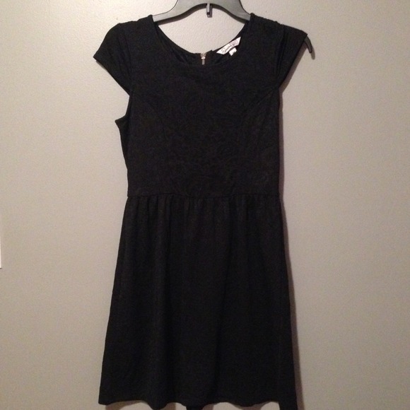 Black occasional dress - Picture 1 of 3