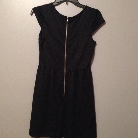 Black occasional dress - Picture 2 of 3