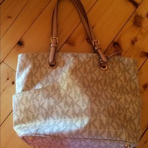 Michael kors jet set tote