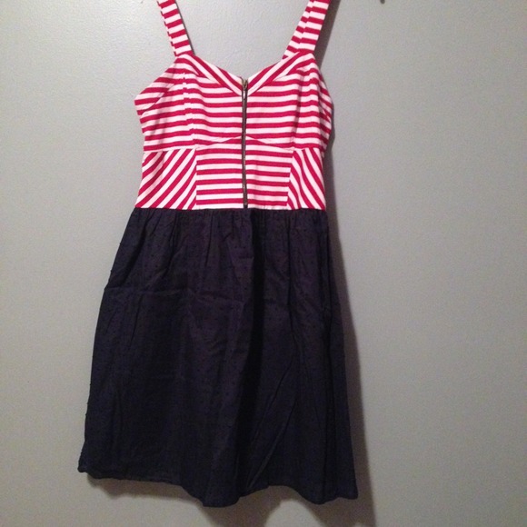 Cute nautical dress - Picture 1 of 3
