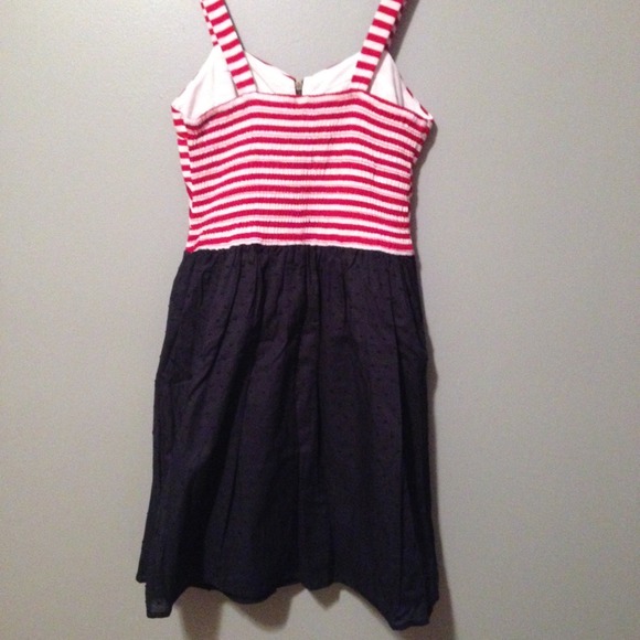 Cute nautical dress - Picture 3 of 3