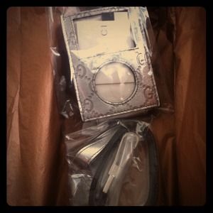 Original iPod Classic Guccissima case with belt
