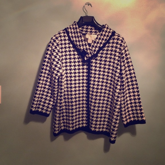 SALE!!! Vintage Houndstooth 3/4 Sleeve Jacket