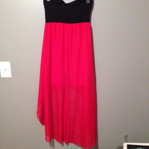 Red and black dress - Picture 3 of 3