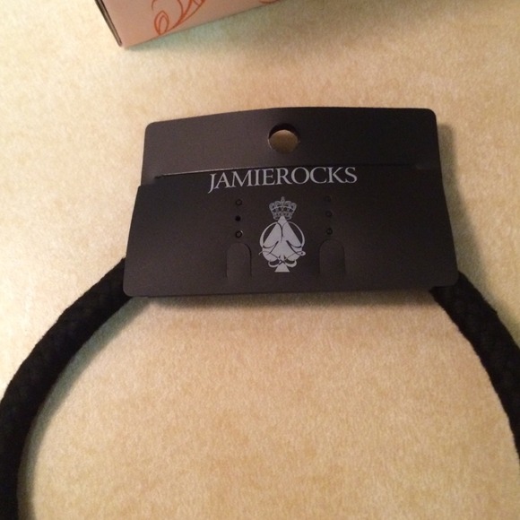 Necklace - Picture 2 of 3