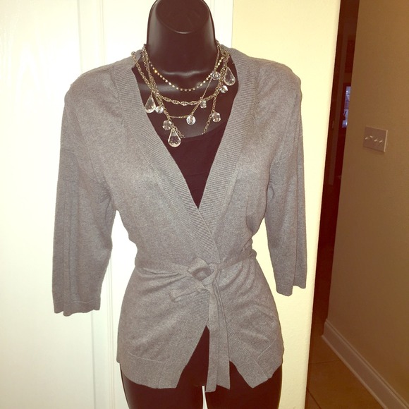 Tops - Gray cross knit top