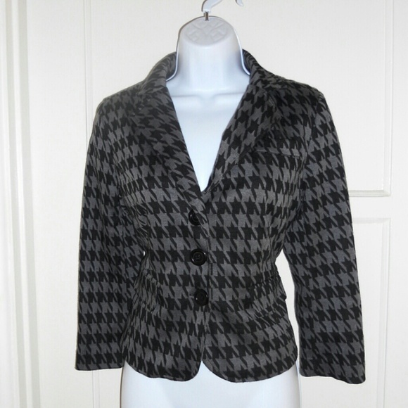 Cute Grey/Black Houndstooth Cropped Blazer - Picture 1 of 2