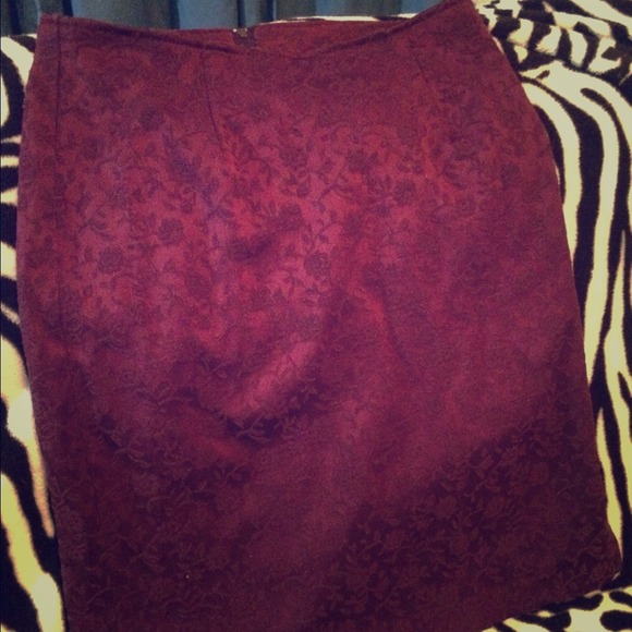 Vintage Style Rose Patterned Skirt - Picture 1 of 3