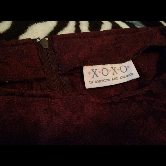 Vintage Style Rose Patterned Skirt - Picture 2 of 3