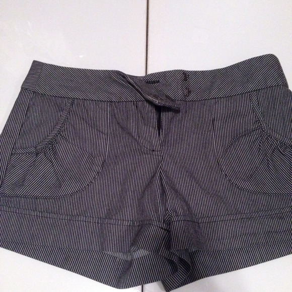 Cute shorts - Picture 1 of 3