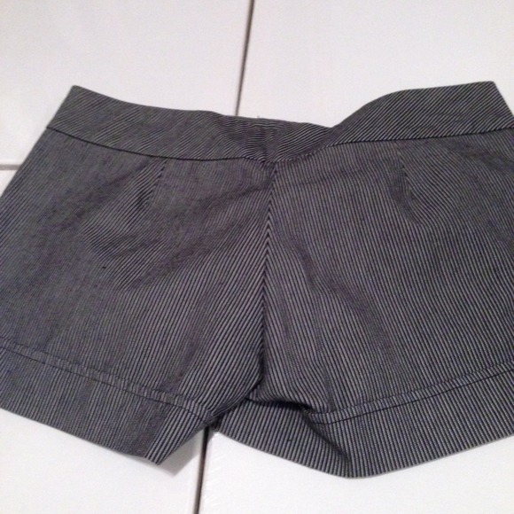 Cute shorts - Picture 3 of 3