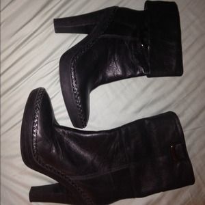 Size 9 cole haan boots w/ Nike air technology 3.5"