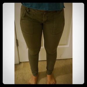 Vintage Look. Army Green Skinny Jeans