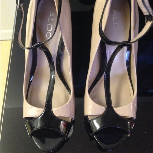 Black and nude patent leather shoes
