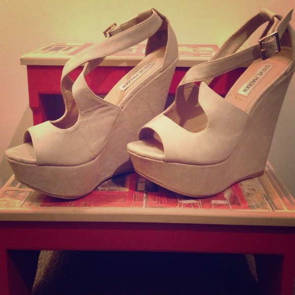 Chic Steve Madden wedges. So versatile!