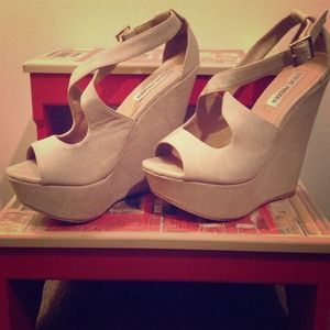 Chic Steve Madden wedges. So versatile!