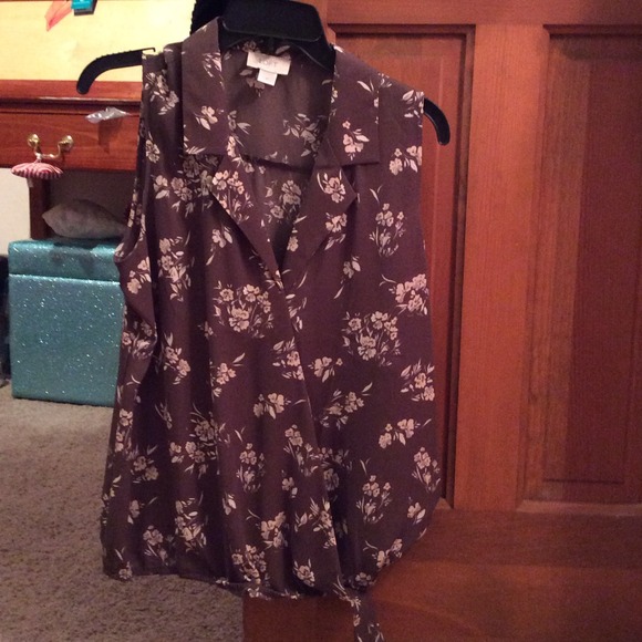 cute summery tank top - Picture 1 of 1
