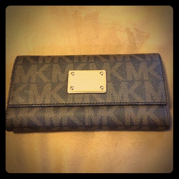 Michael Kors wallet
