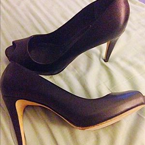 Cole haan nike air peep toe pumps. Black. 3.5" 8.5