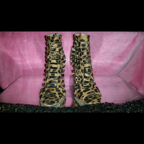 👠SOLD👠Leopard print open toe bootie