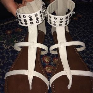 PRICE REDUCED NWOT Steve Madden Sandals