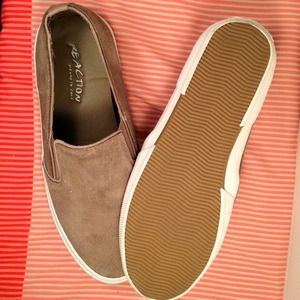 Kenneth Cole REACTION Salt and Pep Suede Boat Shoe